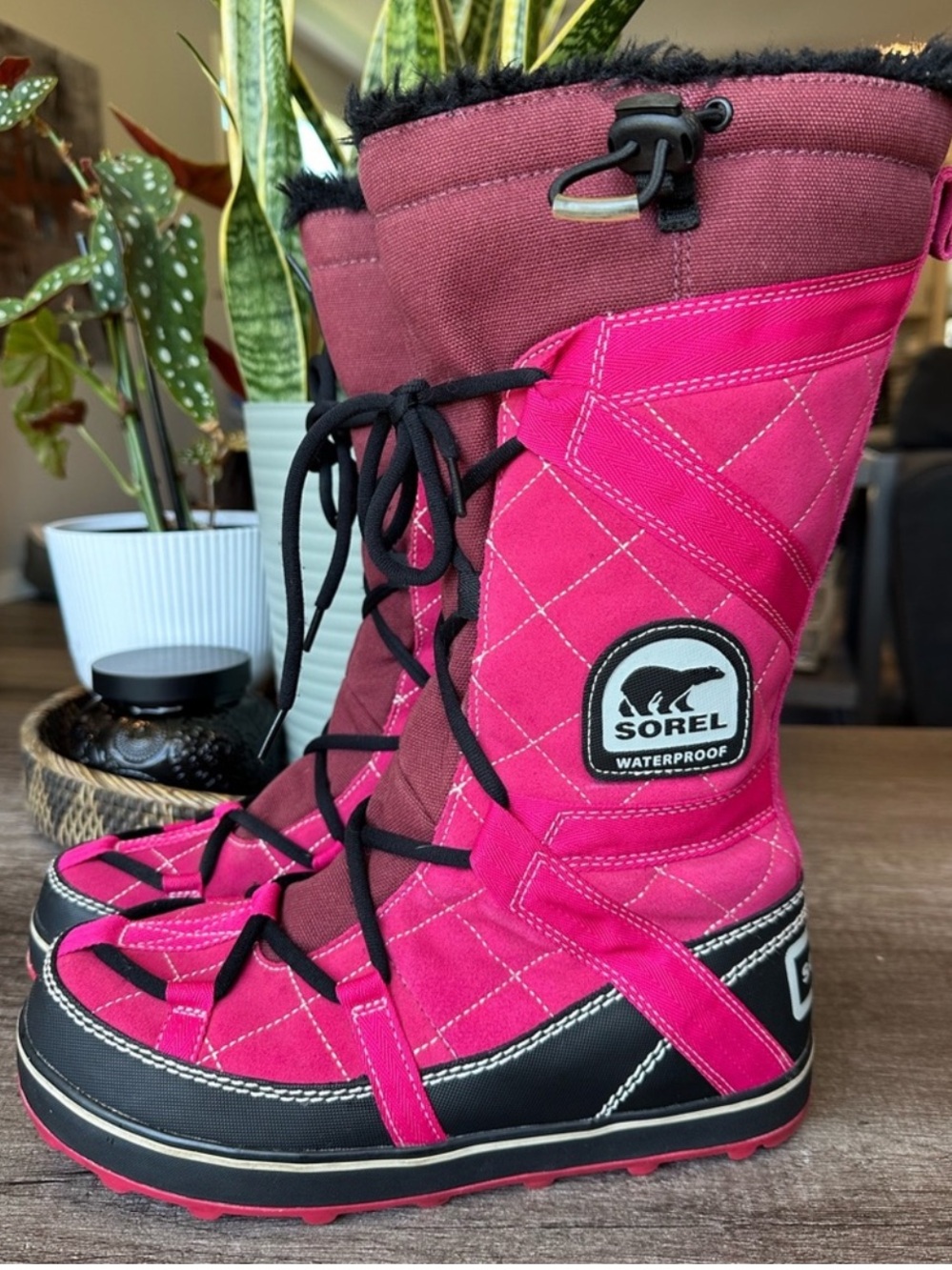 SOREL Glacy Explorer Pink winter boots Size 10 NwT